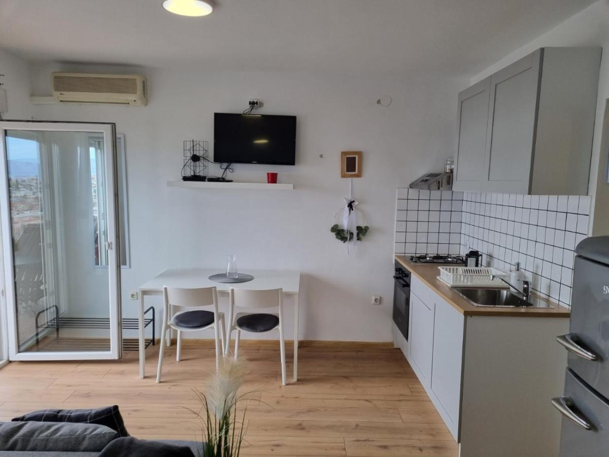 Apartmani Mali Selce Exterior photo