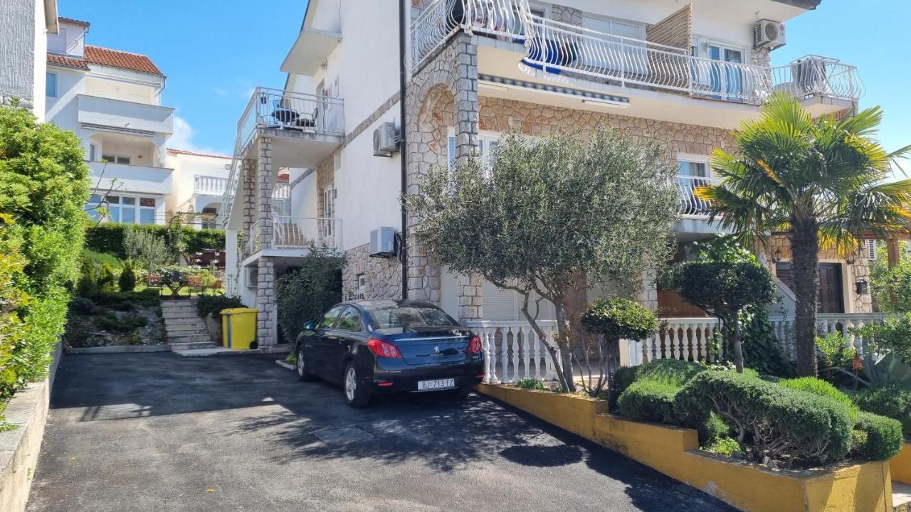 Apartmani Mali Selce Exterior photo